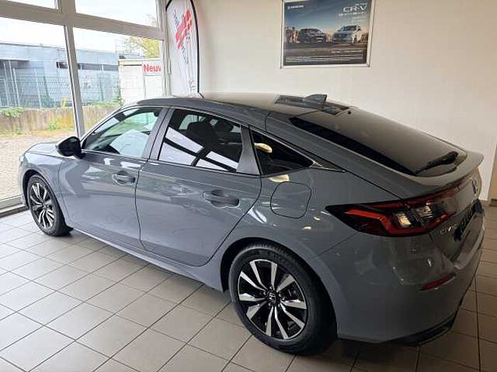 Honda Civic e: HEV 2.0 i-MMD Hybrid Elegance